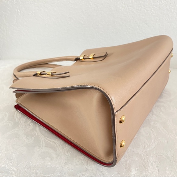 Salvatore Ferragamore beige organizer tote bag - Picture 6 of 16